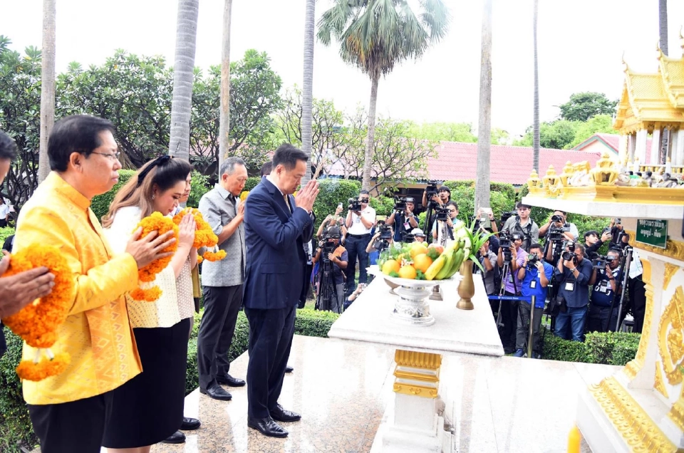 นายกฯ ถือฤกษ์สักการะสิ่งศักดิ์สิทธิ์ทำเนียบฯ เช้านี้ ขอพรให้ราบรื่น