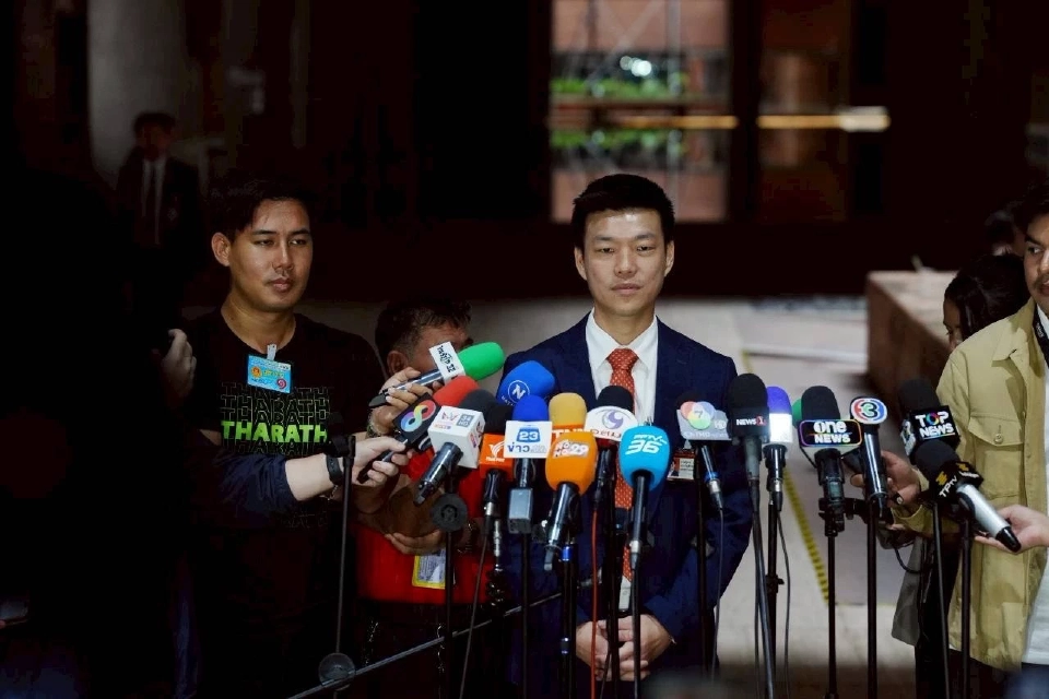 'พรรคประชาชน' ลั่น พร้อมล้มรัฐบาลภูมิใจไทย ถ้าแทรกแซงกระบวนการยุติธรรม