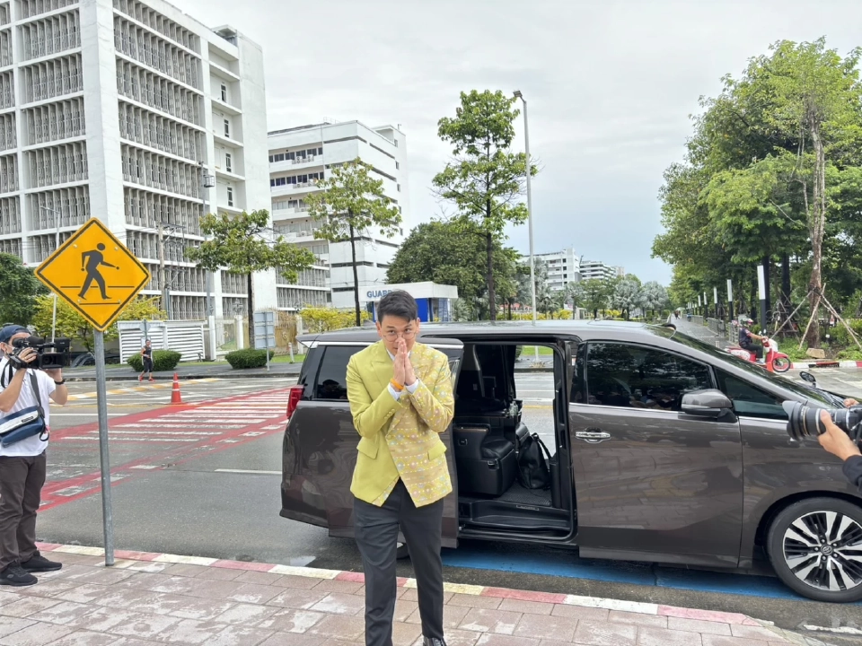 ไชยชนก ชิดชอบ