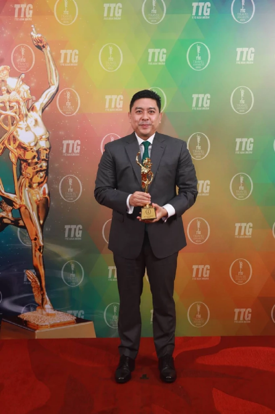 ออนิกซ์ฯ ยืนหนึ่ง! คว้ารางวัลแบรนด์โรงแรมท้องถิ่นที่ดีที่สุด TTG Awards