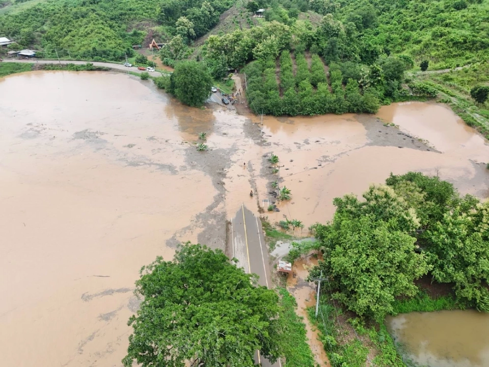 อิทธิพลของพายุ “หนองฟ้า” ทำให้มีน้ำป่าไหลหลาก ในพื้นที่อำเภอหล่มเก่า อำเภอหล่มสัก อำเภอน้ำหนาว จังหวัดเพชรบูรณ์ 