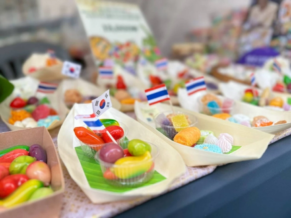 ไอคอนสยาม พา ‘สุขสยาม–ไอคอนคราฟต์’ โกอินเตอร์ สร้างปรากฏการณ์ที่เกาหลี