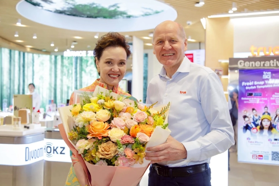  “TRUE” เปิดสาขาใหม่ Dusit Central Park