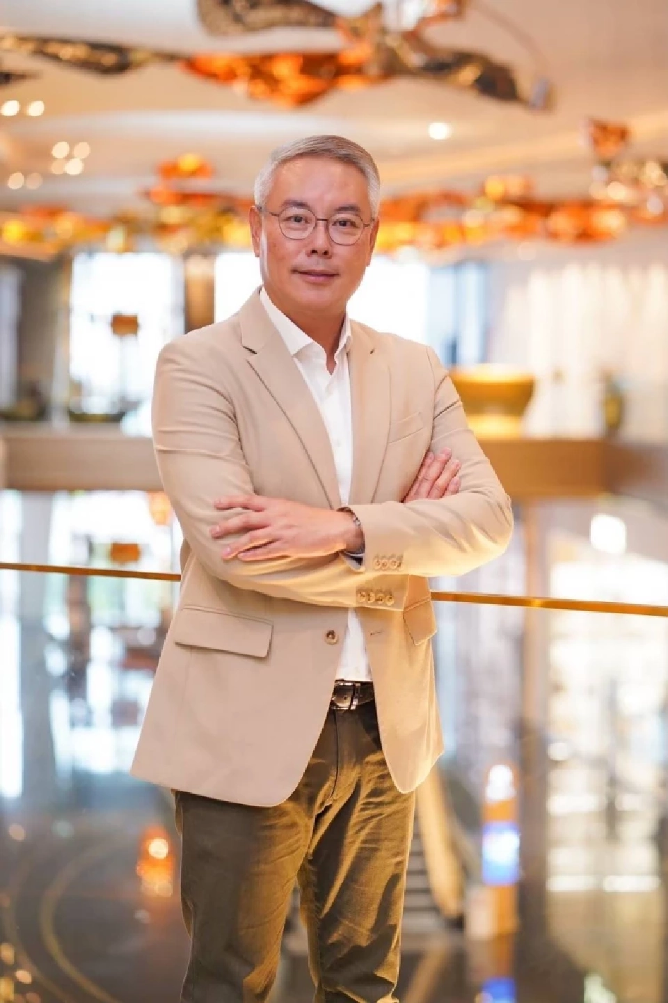 นายสุพจน์ ชัยวัฒน์ศิริกุล กรรมการผู้จัดการ บริษัท ไอคอนสยาม จำกัด 