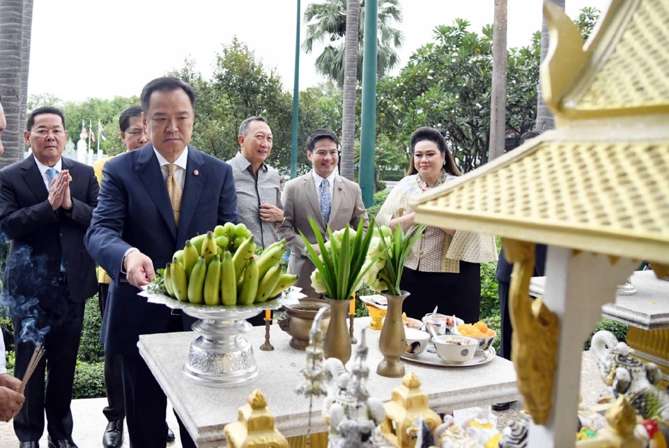 นายกฯ ถือฤกษ์สักการะสิ่งศักดิ์สิทธิ์ทำเนียบฯ เช้านี้ ขอพรให้ราบรื่น
