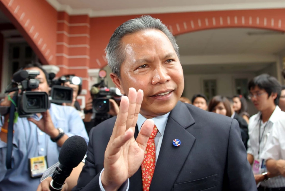 โสภณ ซารัมย์ รองนายกฯ