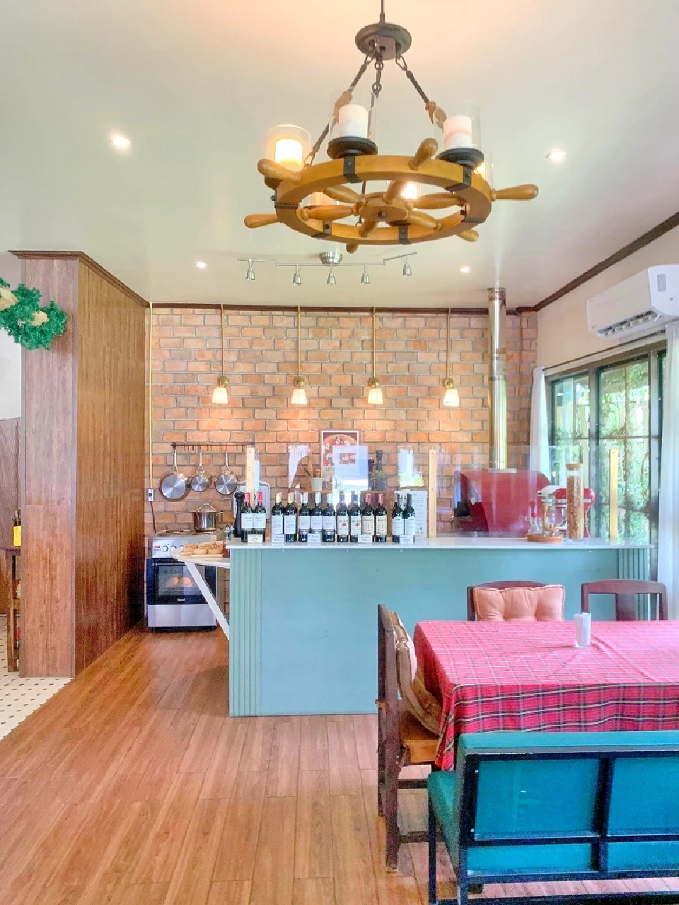 อาหารฝรั่งเมืองกาญจน์ ร้านชลุค