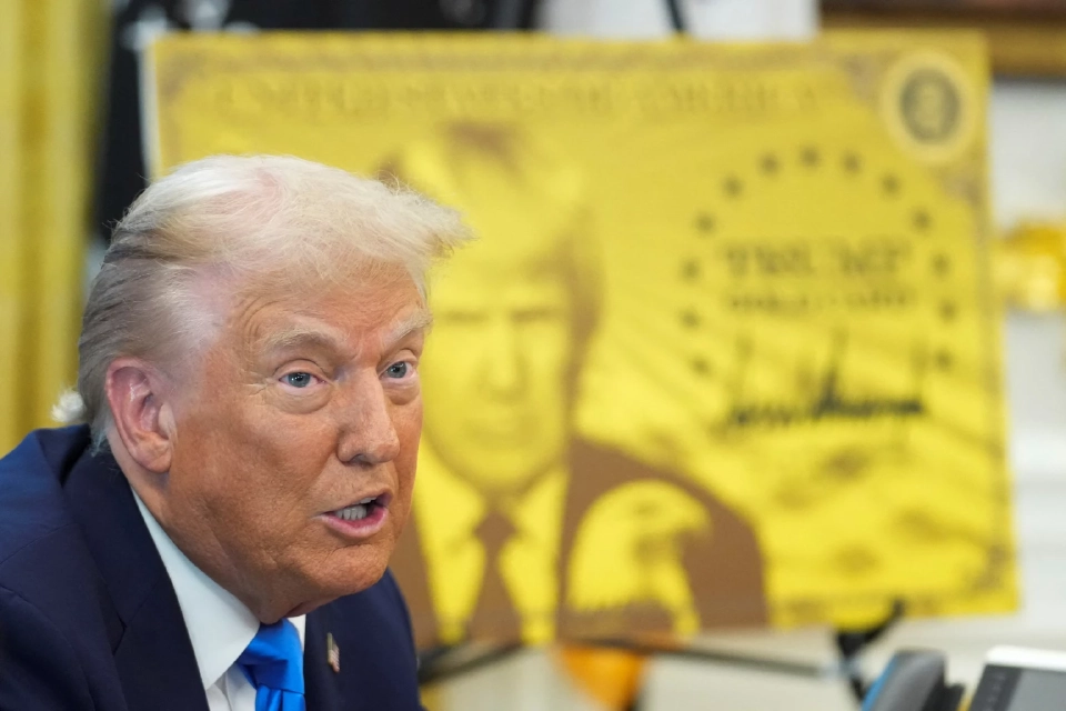 ทรัมป์ เปิด "Gold Card" มูลค่า 1 ล้านดอลลาร์ วีซ่าเร่งด่วนชาวต่างชาติร่ำรวย