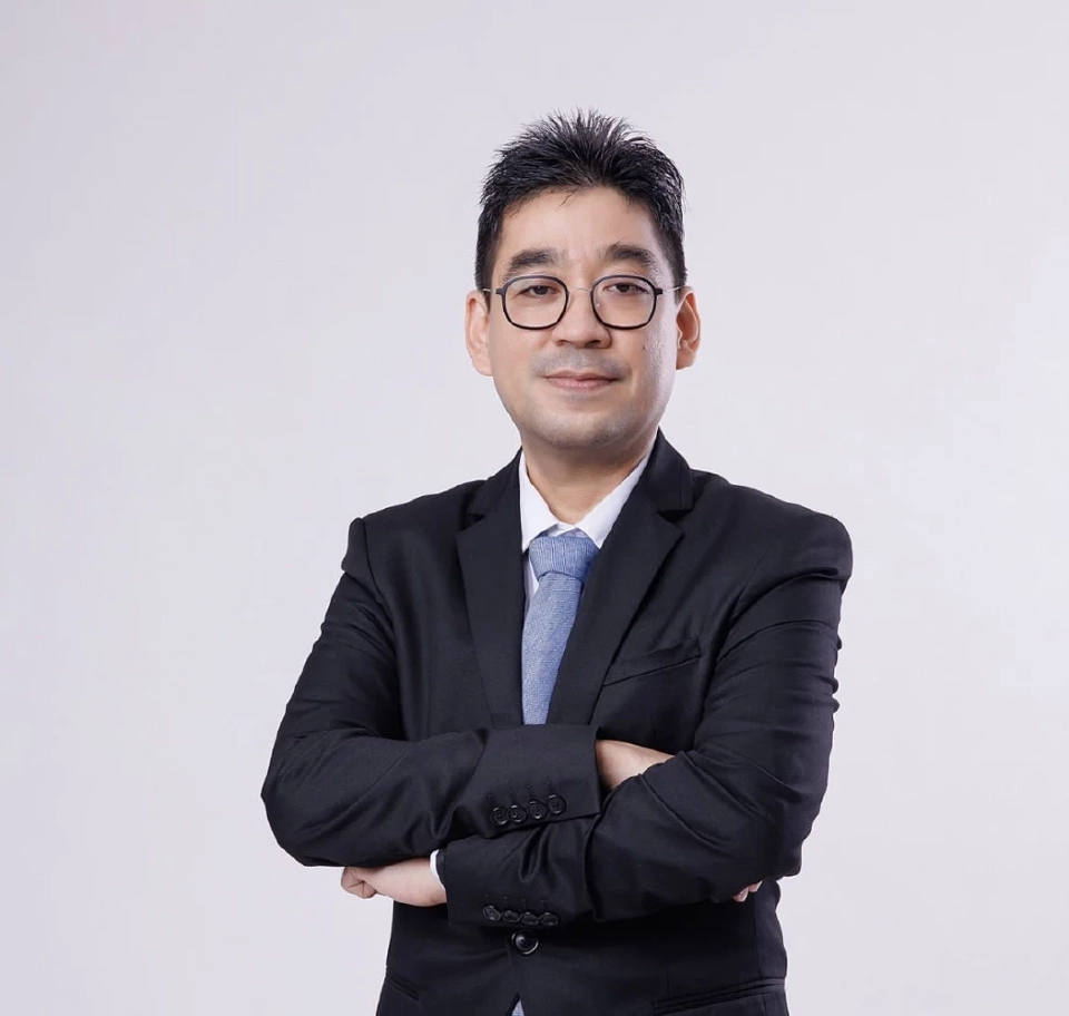 ดร.ฉมาดนัย มากนวล