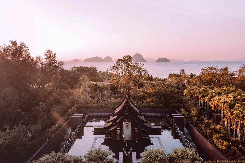 ภูเล เบย์ ริทซ์-คาร์ลตัน รีเซิร์ฟ จุดประกายพลังชมพู ต้านมะเร็งเต้านม