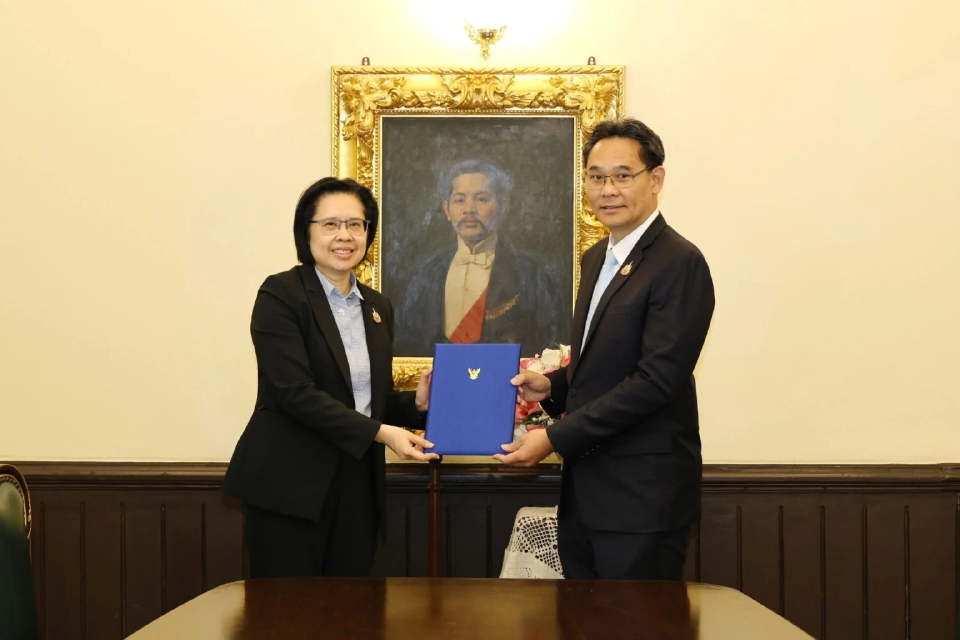 การส่งมอบหน้าที่ เลขาธิการสภาพัฒนาการเศรษฐกิจและสังคมแห่งชาติ