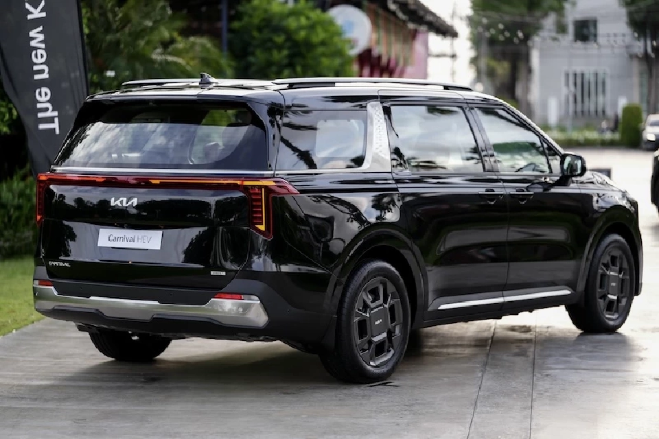 รีวิว KIA Carnival HEV