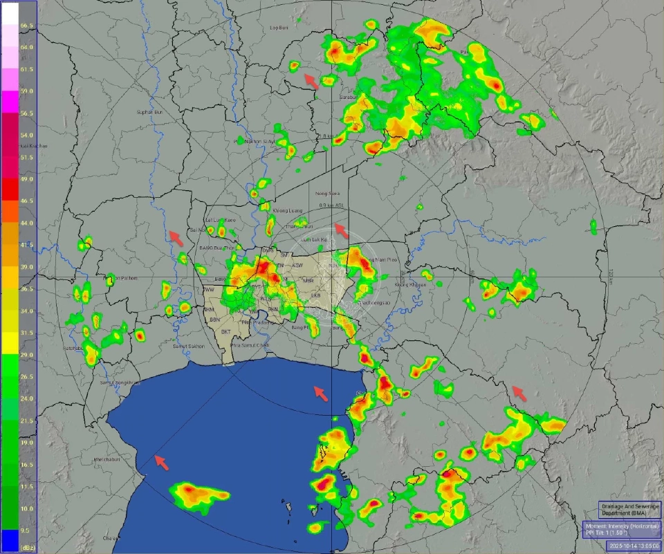 ศูนย์ป้องกันน้ำท่วม กรุงเทพมหานคร รายงานว่าเมื่อเวลา 13.15 น. พื้นที่ กทม. ฝนเล็กน้อยถึงปานกลาง
