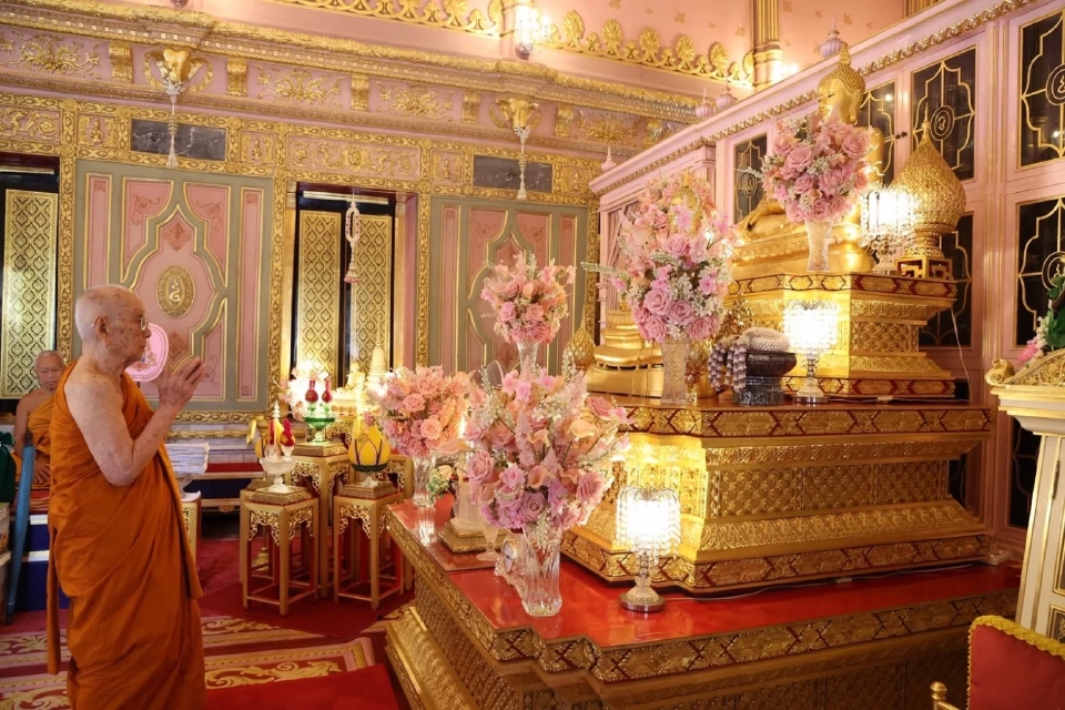 สมเด็จพระสังฆราช บำเพ็ญพระกุศลทรงสังฆทานอุทิศถวาย พระพันปีหลวง