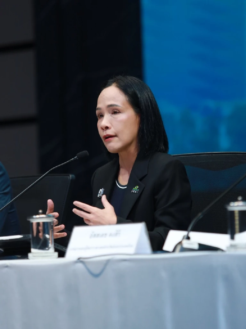 ศาสตราจารย์ ดร.พรอนงค์ บุษราตระกูล เลขาธิการ ก.ล.ต.