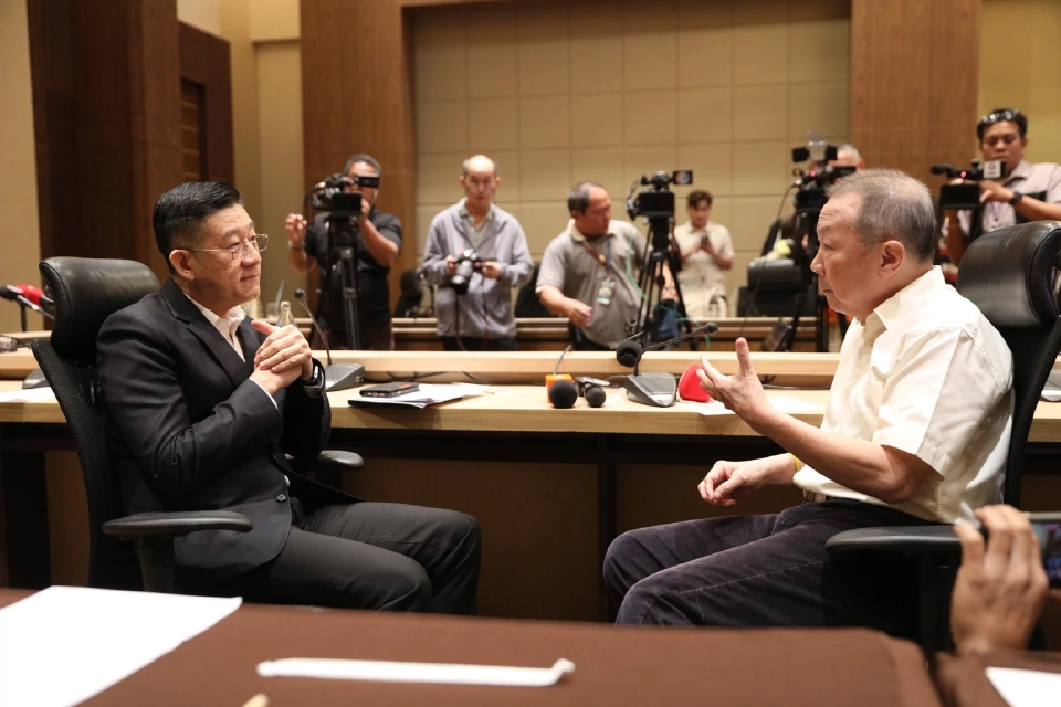 เปิดไทม์ไลน์ข้อพิพาท สปสช. - หมอเหรียญทอง ผอ.รพ.มงกุฎวัฒนะ