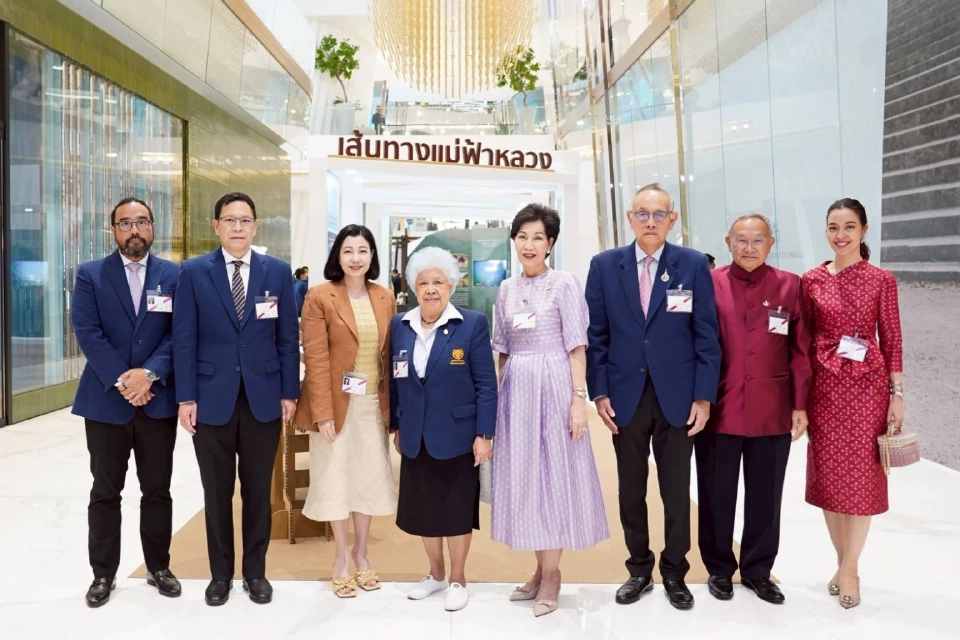 ไอคอนสยาม จัดนิทรรศการ \'คิดถึงสมเด็จย่า\' เส้นทางแม่ฟ้าหลวง-สานต่อปณิธาน