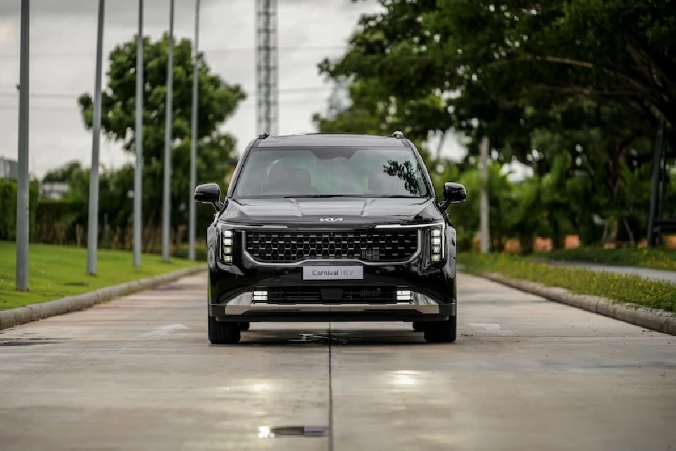 รีวิว KIA Carnival HEV