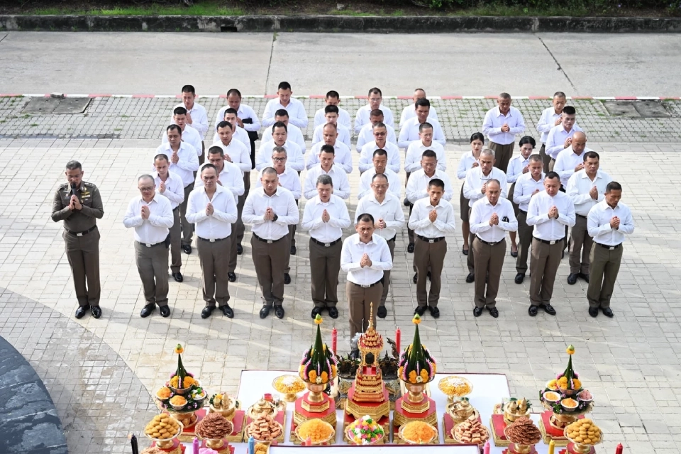 สตช.จัดอุปสมบทหมู่ตำรวจ 45 นาย ถวายเป็นพระราชกุศล ในหลวง ร.9