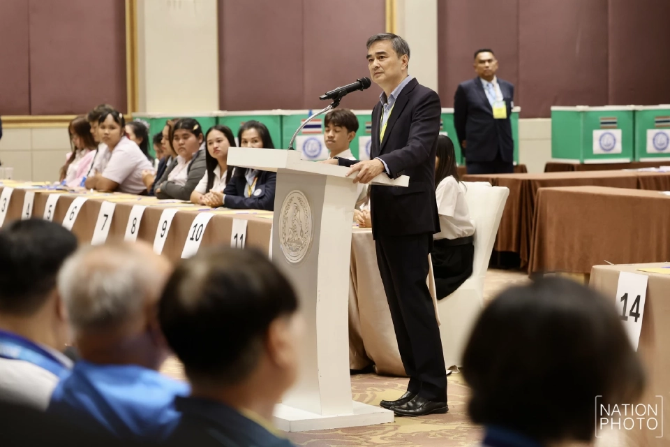 ‘อภิสิทธิ์ เวชชาชีวะ’ คัมแบ็ก เปิดใจ ‘ผมต้องชดใช้หนี้พรรคประชาธิปัตย์’