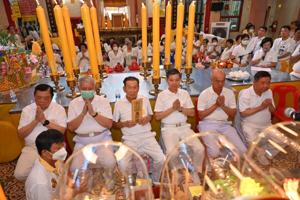 มูลนิธิป่อเต็กตึ๊งจัดพิธีอัญเชิญกิ้วอ๊วงฮุกโจว เปิดงานกินเจ ปี 2568