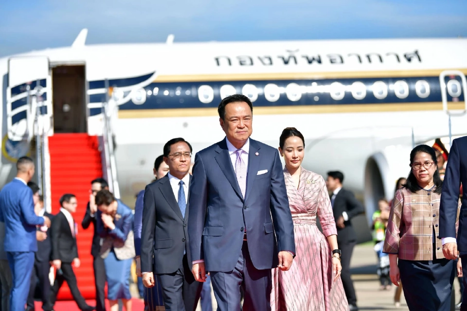 นายกฯ ถึง สปป.ลาว เตรียมหารือเต็มคณะ ครั้งแรก นัดคุยทีมไทยแลนด์-เอกชน