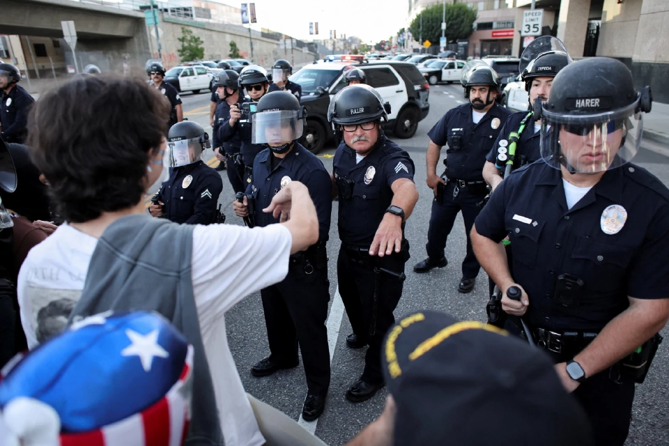 ชาวอเมริกันนับล้านร่วมชุมนุม 'No Kings' กล่าวหา 'ทรัมป์' เผด็จการ