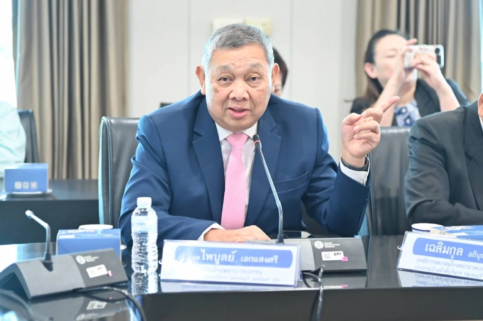 นายแพทย์ไพบูลย์  เอกแสงศรี