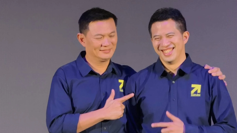 นายก้องเกียรติ กรสูต: เลขาธิการพรรค