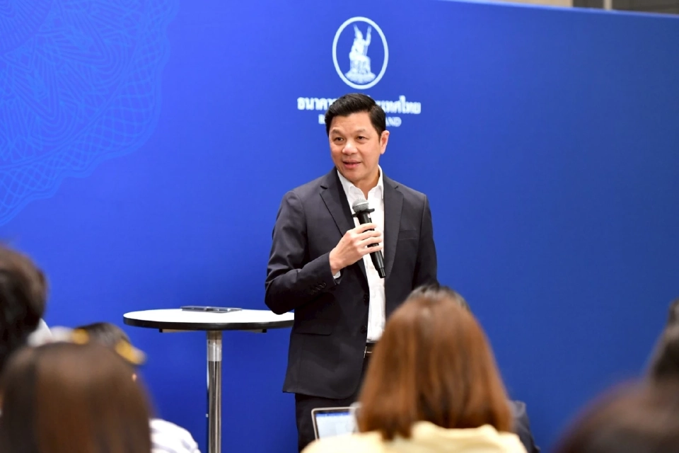 ผู้ว่าธปท.ยันไม่คิดล้วงทุนสำรองตั้งกองทุนมั่งคั่ง แจงไม่ช่วยบาทอ่อน