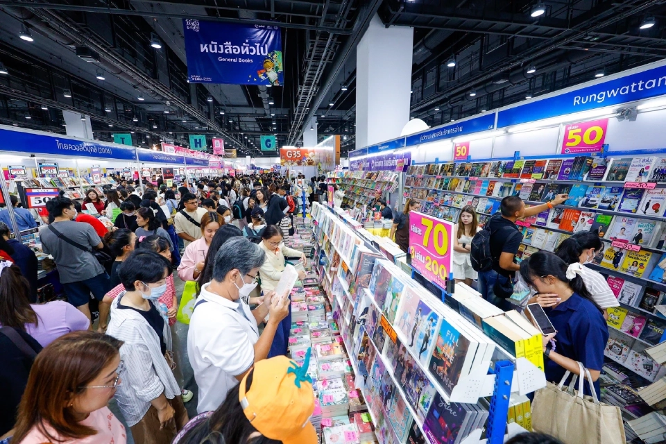 คนทะลักนับแสน งานมหกรรมหนังสือฯ ครั้งที่ 30 ปลุกยอดขายพุ่งวันหยุดยาว