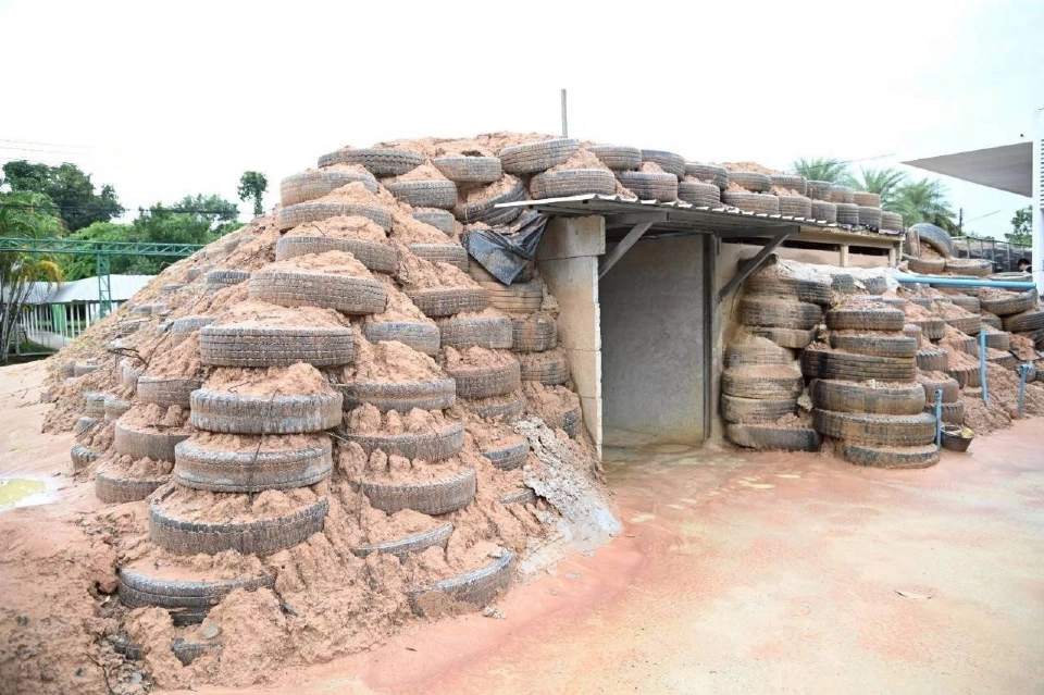 'พัฒนา' ลุย บุรีรัมย์-สุรินทร์ ชูสร้างบังเกอร์ยกระดับความปลอดภัยชายแดน 