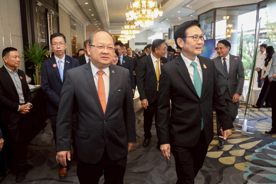 ‘อรรถพล’ รุกโครงข่ายไฟฟ้าสะอาด ‘EEC’ รับ  Data Center 3,800 เมกฯ 