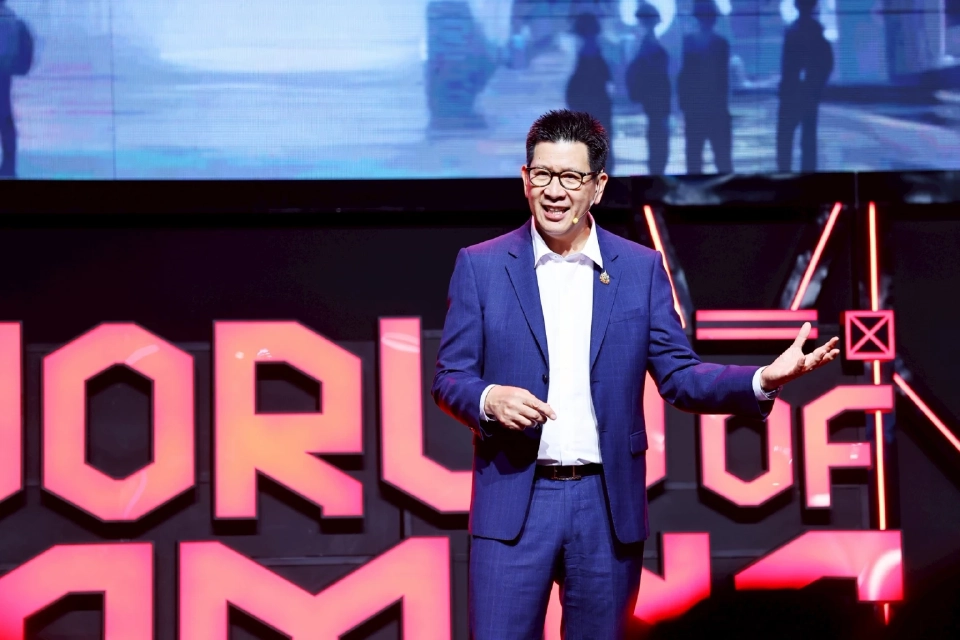 นายเอกนิติ นิติทัณฑ์ประภาศ รองนายกรัฐมนตรี และรัฐมนตรีว่าการกระทรวงการคลัง 