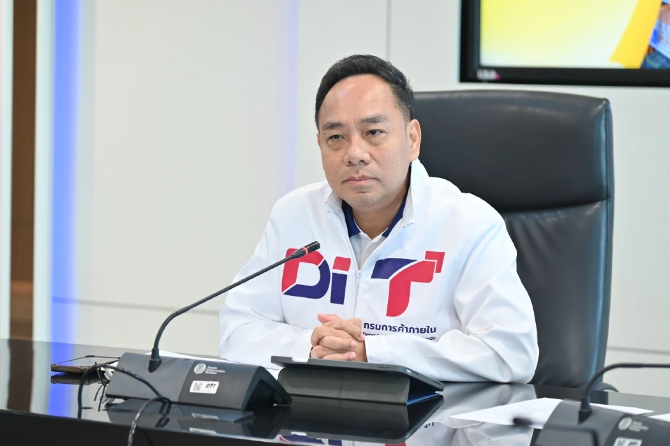 จัด 'มหกรรมธงฟ้า' 15 จังหวัดทั่วประเทศ หนุนลดค่าครองชีพ สร้างรายได้กว่า 200 ล้านบาท