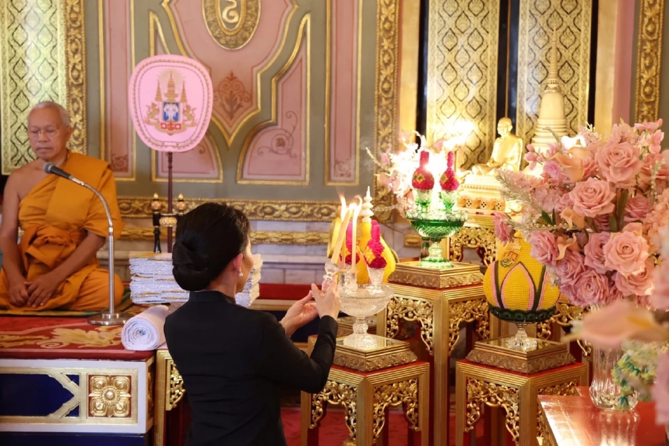 สมเด็จพระสังฆราช บำเพ็ญพระกุศลทรงสังฆทานอุทิศถวาย พระพันปีหลวง