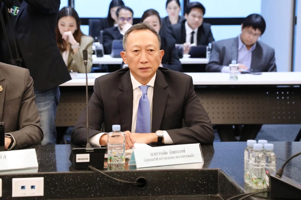 นายวรภัค ธันยาวงษ์ รัฐมนตรีช่วยว่าการกระทรวงการคลัง