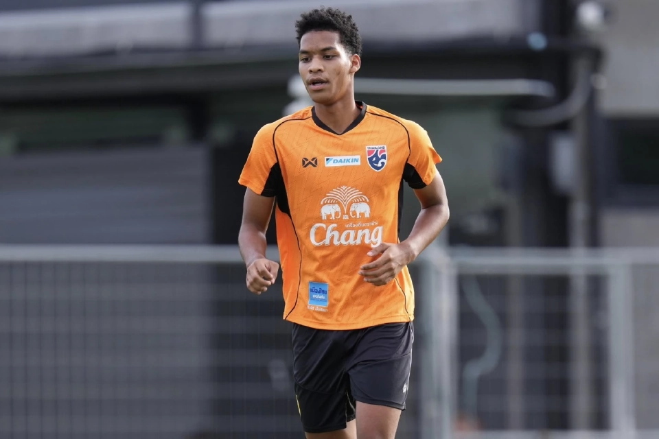 วิชั่น อินอร่าม กองหลังจากสโมสร ทรู แบงค็อก ยูไนเต็ด