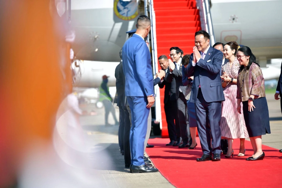 นายกฯ ถึง สปป.ลาว เตรียมหารือเต็มคณะ ครั้งแรก นัดคุยทีมไทยแลนด์-เอกชน