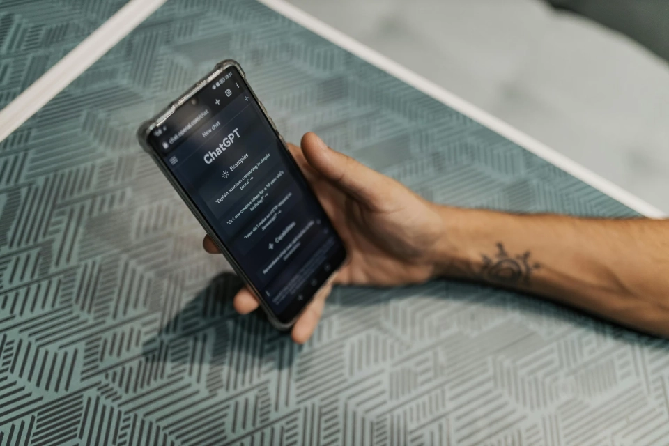 งานวิจัยชี้ชัด 70% ใช้ ChatGPT แก้ปัญหาส่วนตัวมากกว่าการทำงาน