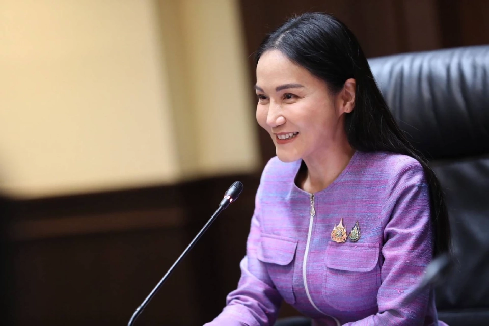 นฤมล ภิญโญสินวัฒน์ รัฐมนตรีว่าการกระทรวงศึกษาธิการ