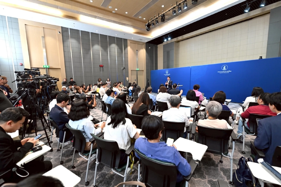 ผู้ว่าธปท.ยันไม่คิดล้วงทุนสำรองตั้งกองทุนมั่งคั่ง แจงไม่ช่วยบาทอ่อน