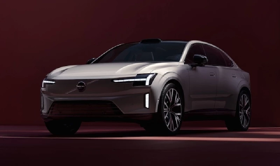 ตลาดรถหรูซึม วอลโว่ เสริมทัพ EV รุ่นใหม่ ยังไม่เคาะขึ้นราคาปี ’69