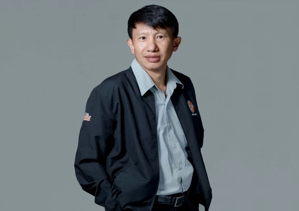 ธีระ วัชรปราณี  