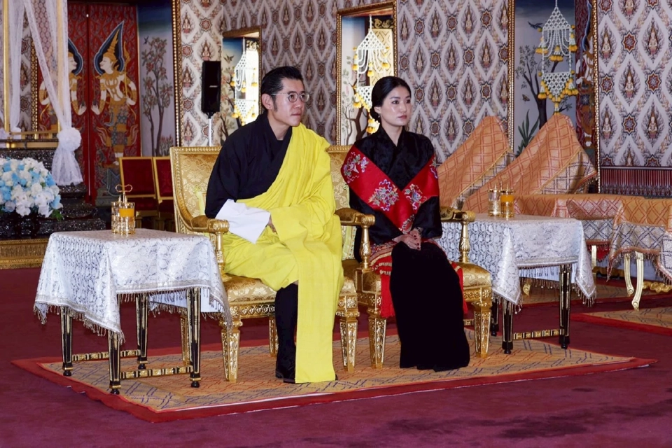 กษัตริย์จิกมี-พระราชินี