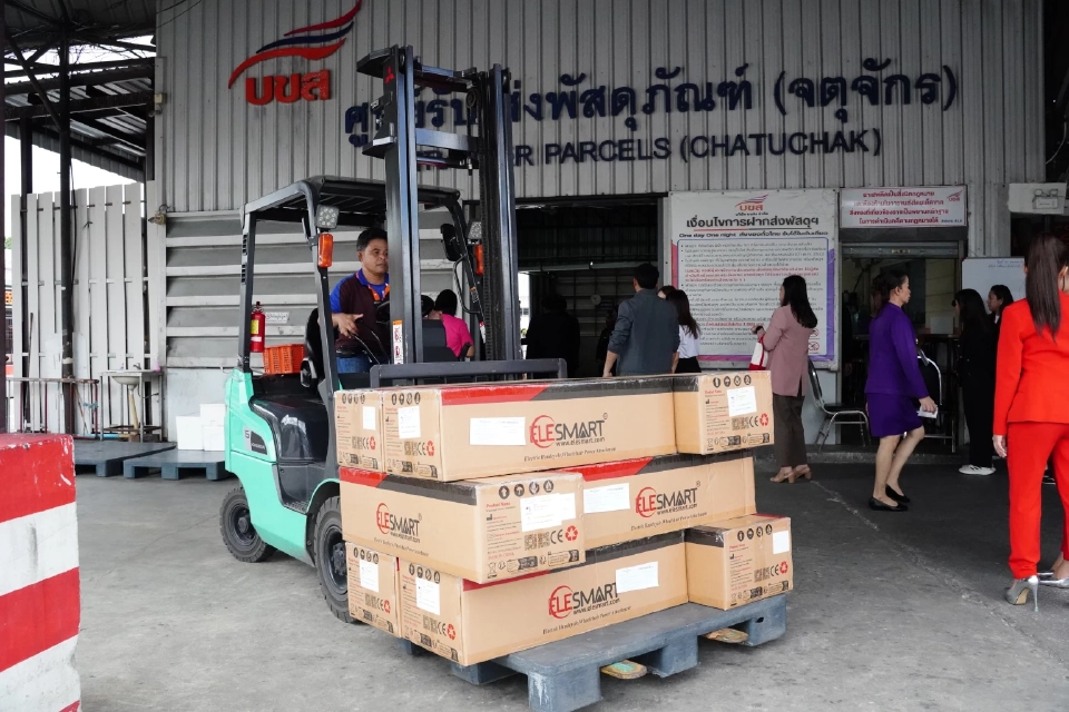 ‘บขส.’ จับมือ ‘ไปรษณีย์ไทย เปิด 10 จุดบริการ EMS Point ส่งพัสดุถึงบ้านใน 1 วัน