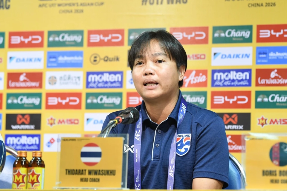 “โค้ชมิ่ม” ธิดารัตน์ วิวาสุขุ หัวหน้าผู้ฝึกสอนฟุตบอลหญิงทีมชาติไทย U17
