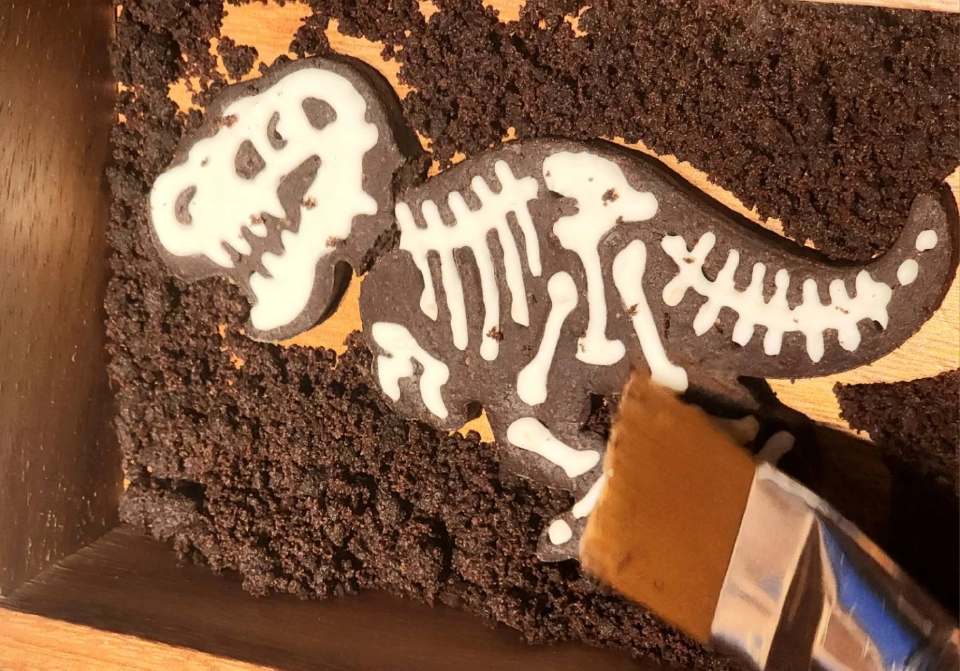 ว๊าวๆ '𝗙𝗼𝘀𝘀𝗶𝗹 & 𝗙𝗹𝗮𝗺𝗲' ร้านอาหารจูราสสิก เวิล์ด นอกธีมปาร์คแห่งแรกของโลก