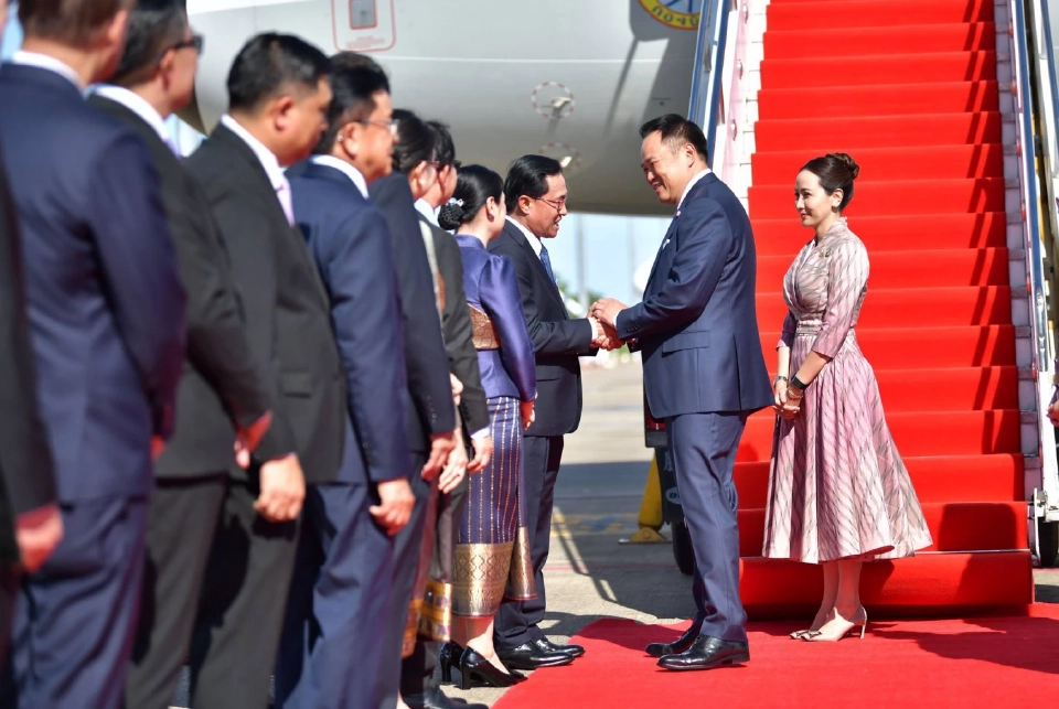 นายกฯ ถึง สปป.ลาว เตรียมหารือเต็มคณะ ครั้งแรก นัดคุยทีมไทยแลนด์-เอกชน