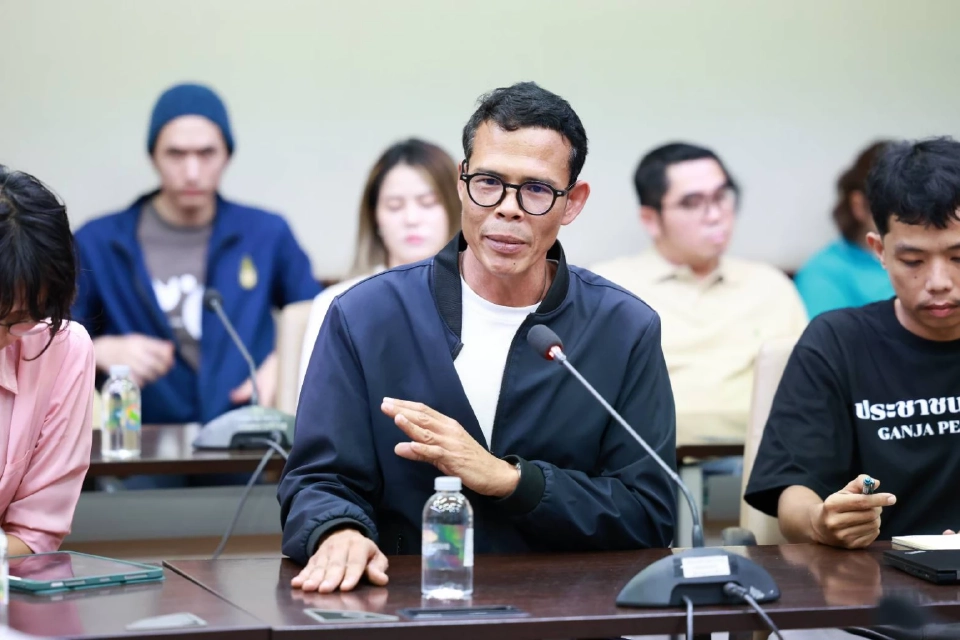 สธ. รับข้อเสนอ 'เครือข่ายกัญชาไทย' ตั้งทีมทำงานแบบมีส่วนร่วม